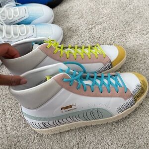 Men’s sneakers size 16